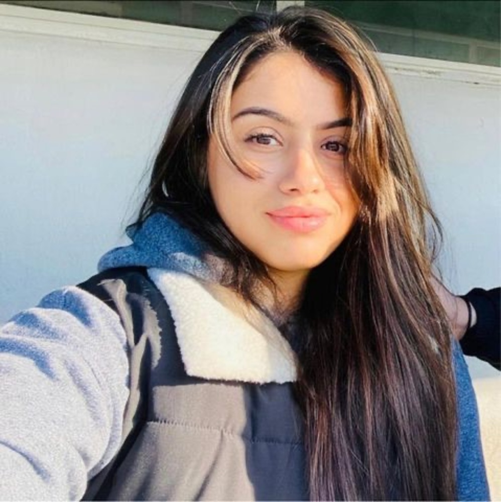 Meet your Posher, Cyrine